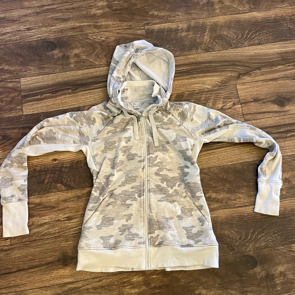 Athleta Gray Camouflage Triumph Hoodie